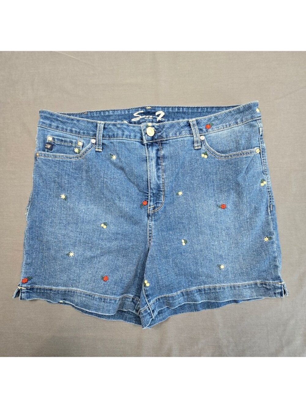 Seven7 Womens 16 Denim Weekend Shorts Blue Embroidered Flowers Cottage Core